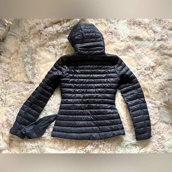 lululemon athletica Packable Black Puffer Jacket - Picture 4 of 4